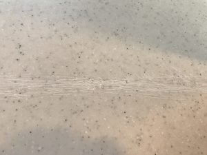 大理石の線キズのアップ写真